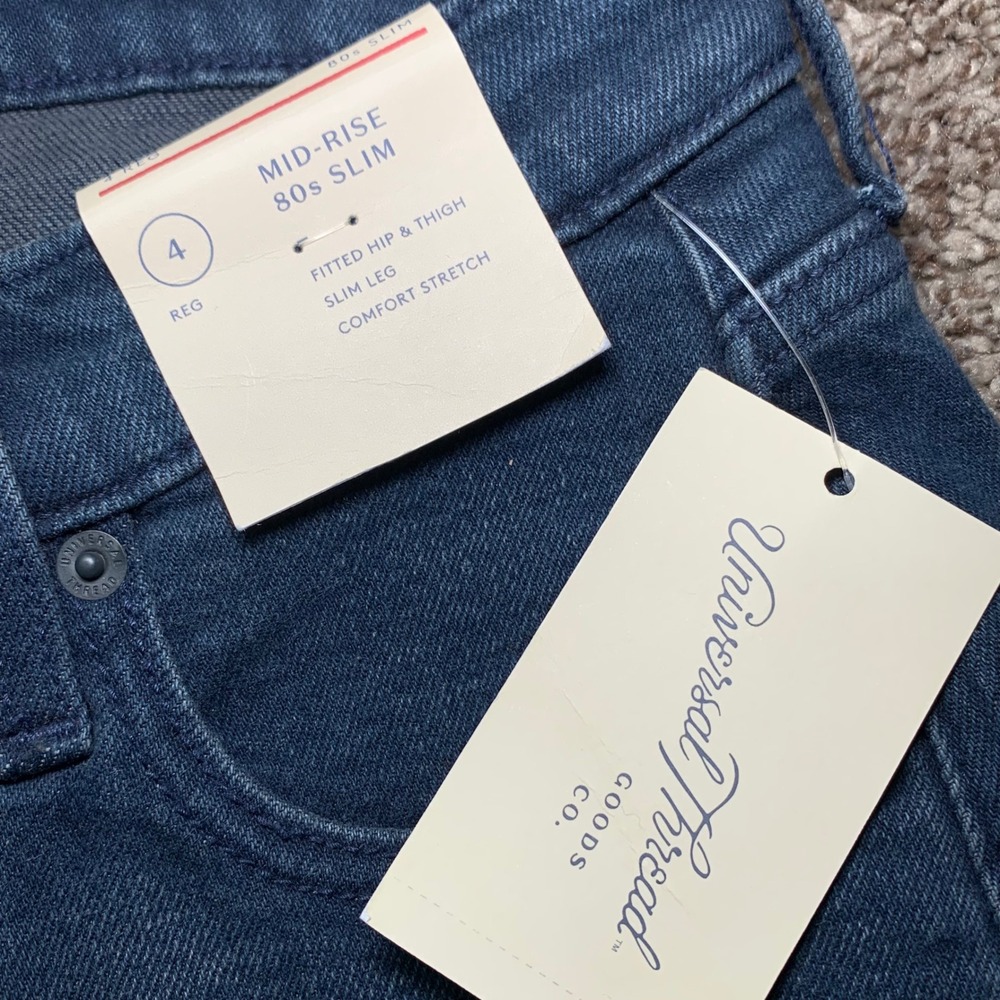 Universal Thread Womens 80s Slim Mid Rise Jeans Dark Wash Button Fly Size 4 Reg - Picture 4 of 7